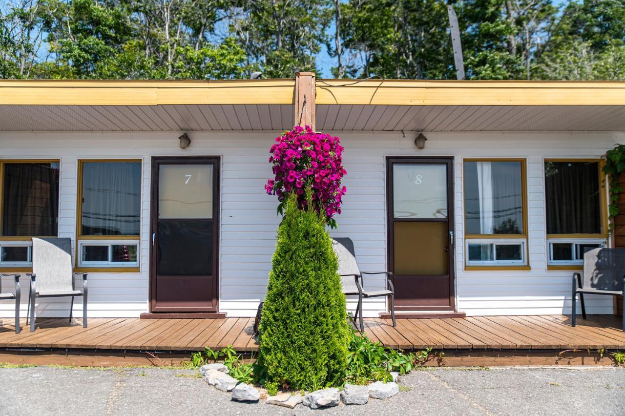 Motel Ile D'Orleans Sainte-Petronille Esterno foto